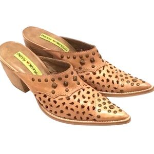 Penny Loves Kenny Mule Clogs Perforated Natural Leather Stud Detail Size: 7.5